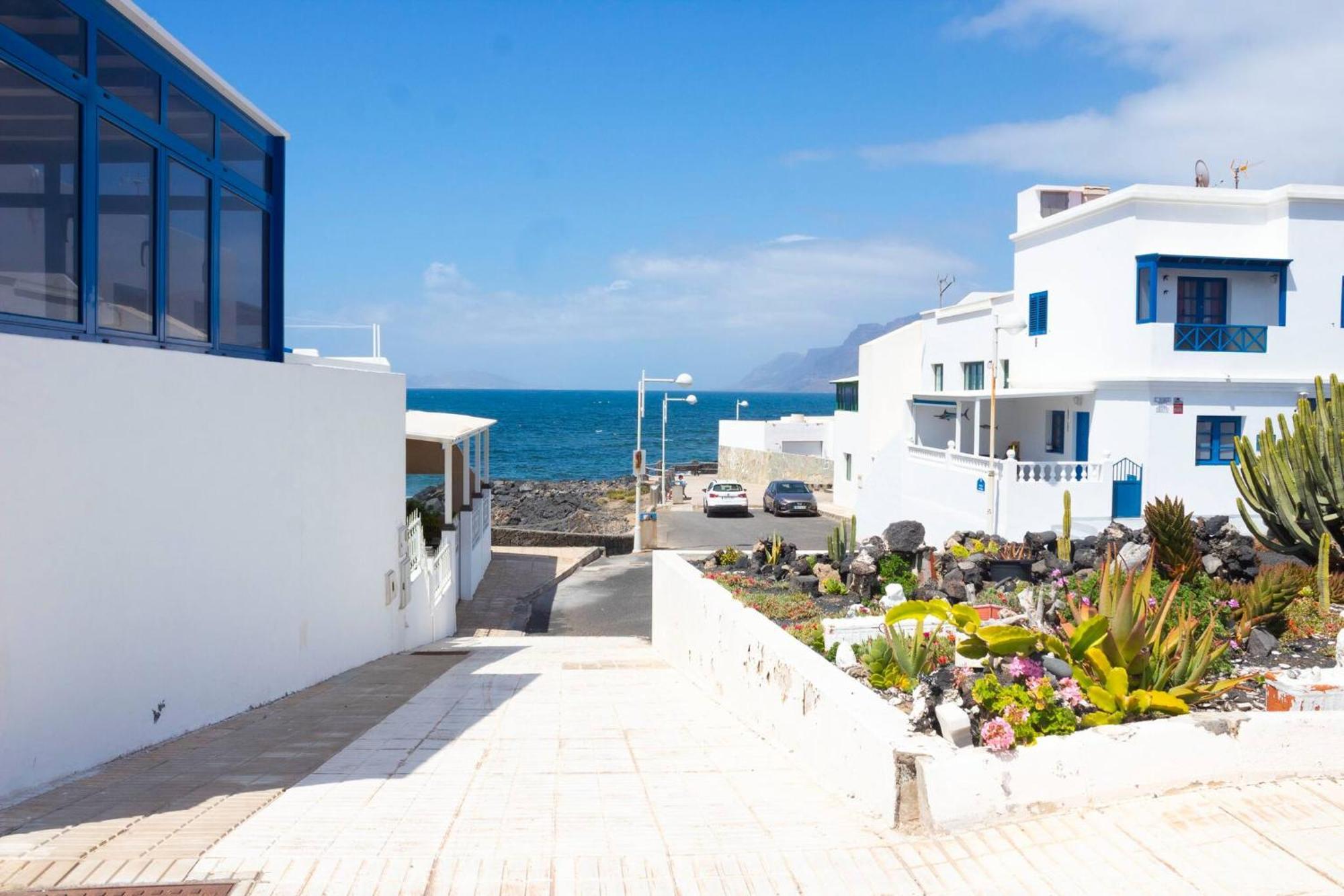Casa Bianca Caleta De Famara Villa Exterior photo