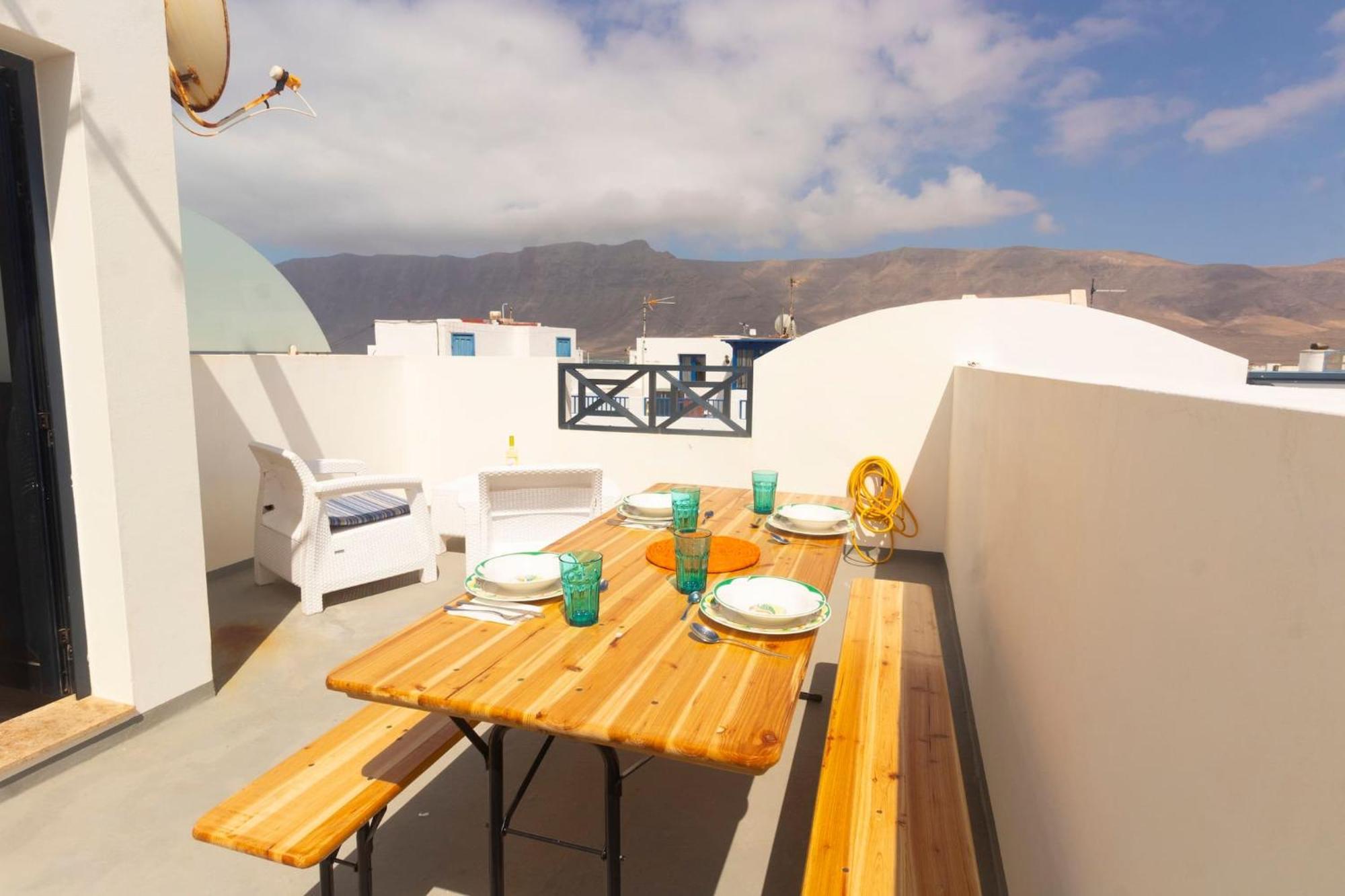 Casa Bianca Caleta De Famara Villa Exterior photo